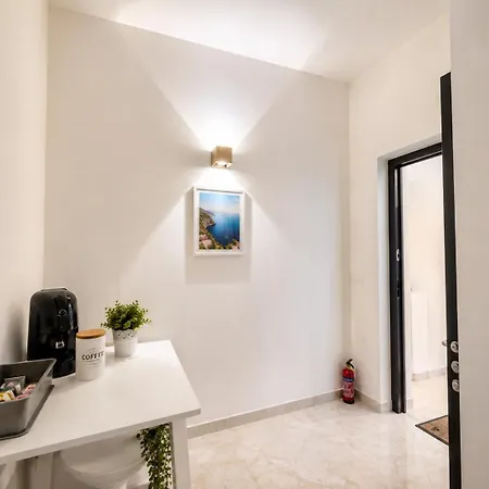 Holiday B&B בית הארחה *