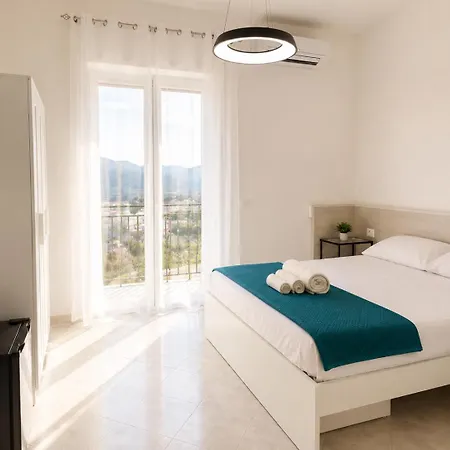 Guest house Holiday B&B Salerno